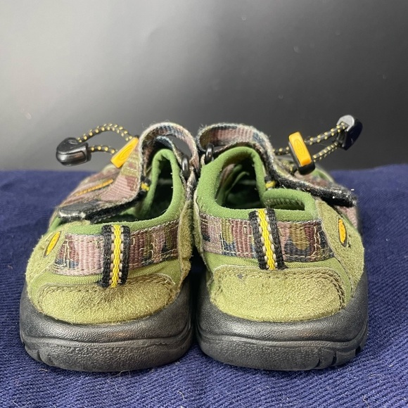 2/$20 Keen Toddler Boy Sandals Size 12 Camo Water Shoes Hike Summer Mountain - Picture 4 of 6